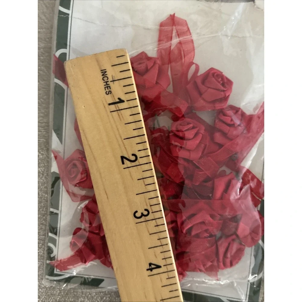 Vintage Hirschberg Schutz Co Crafting Embellishments Roses Red 18pc Offray 40pc